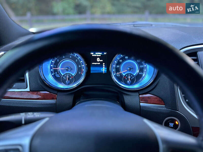 Седан Chrysler 300 2012 в Києві