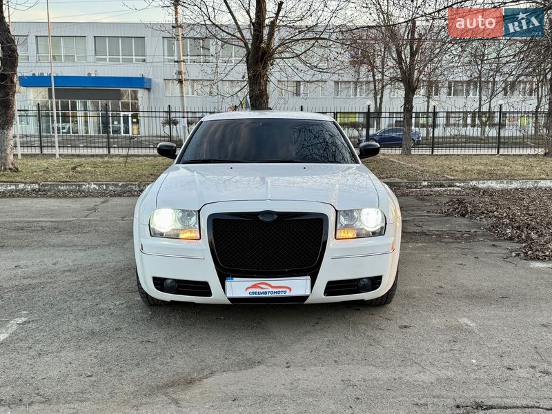 Седан Chrysler 300 2008 в Киеве