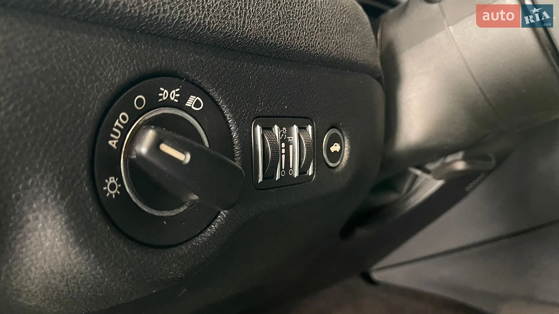 2018 Chrysler 300 - мініатюра 18