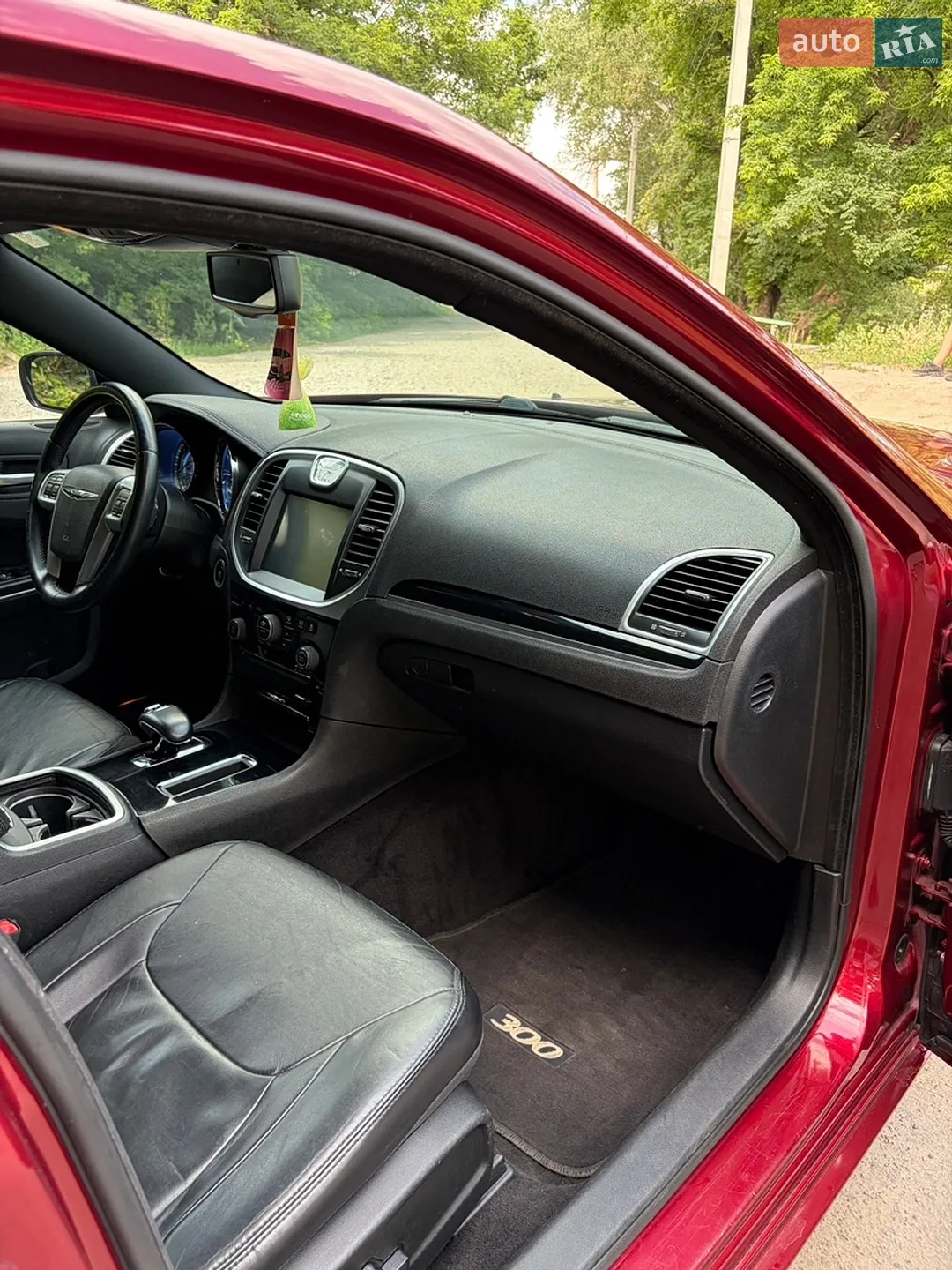 2014 Chrysler 300 - мініатюра 24