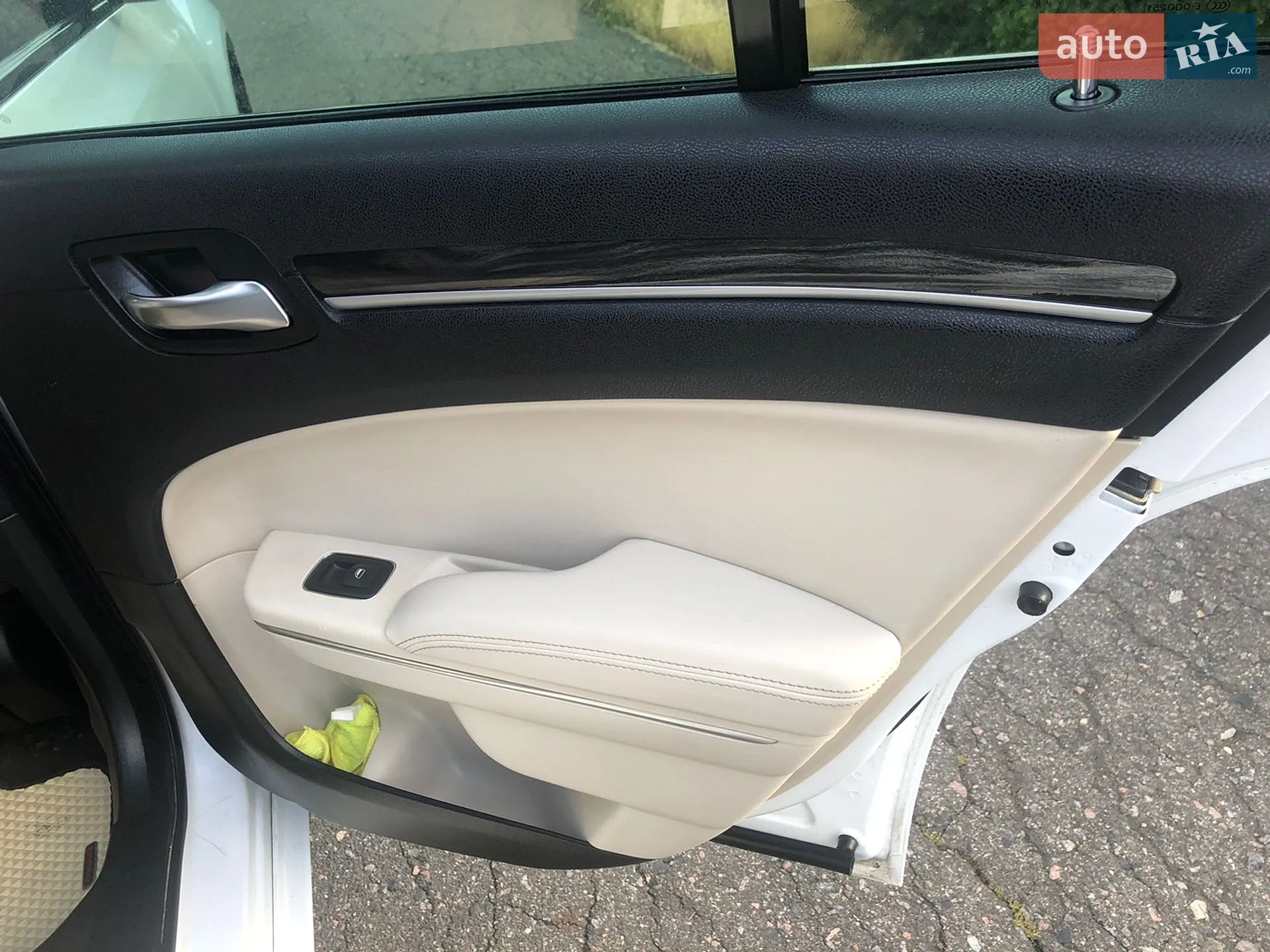 2017 Chrysler 300 - мініатюра 13