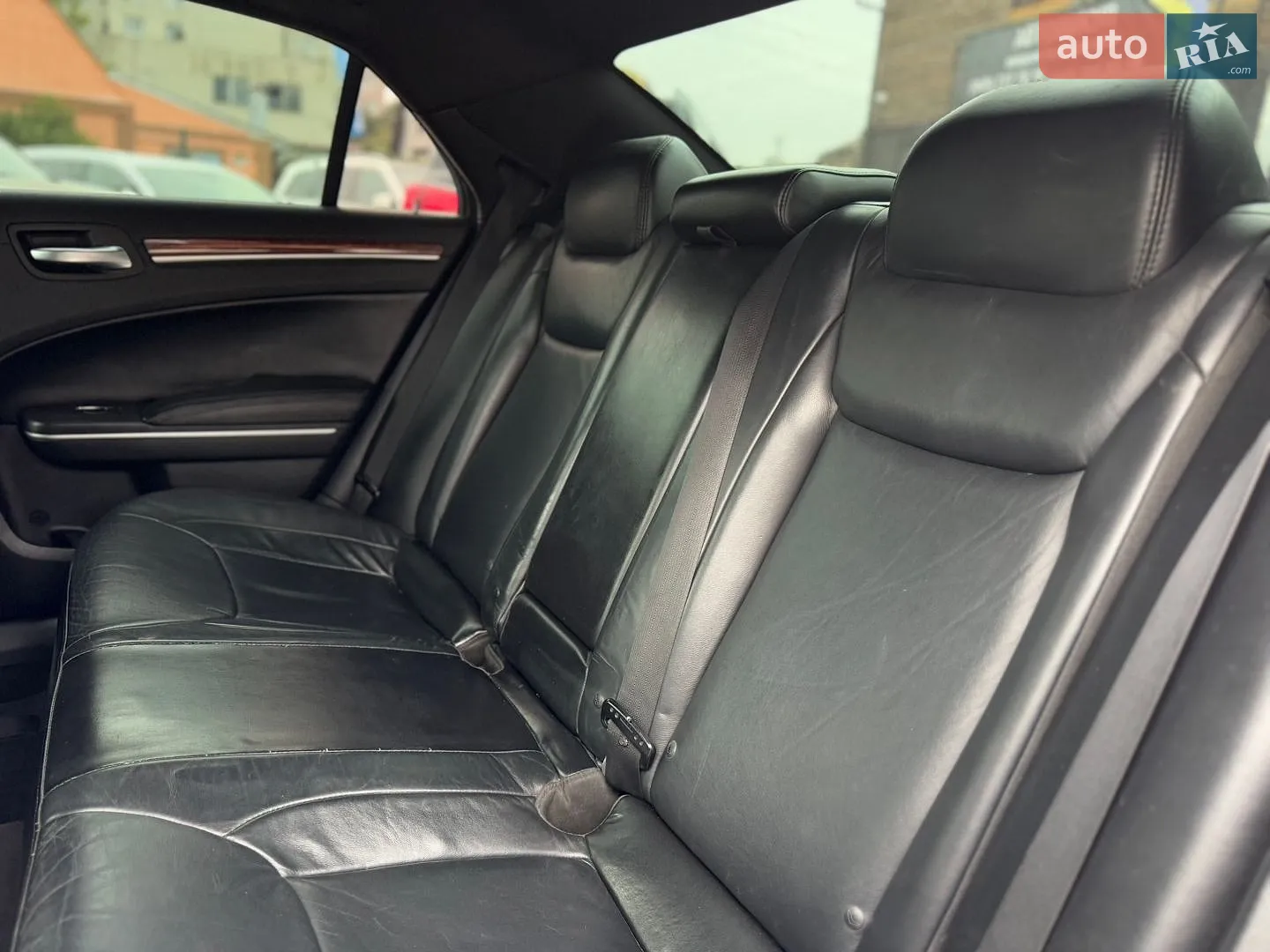 2013 Chrysler 300 - мініатюра 21