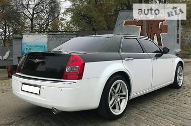 Седан Chrysler 300C 2008 в Ровно