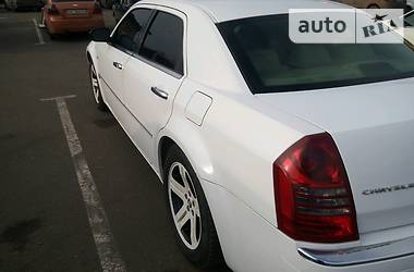 Седан Chrysler 300C 2005 в Кривому Розі