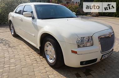 Седан Chrysler 300C 2006 в Львове