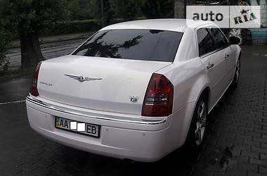 Седан Chrysler 300C 2005 в Киеве