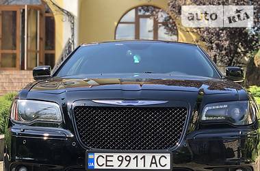 Седан Chrysler 300C 2013 в Черновцах