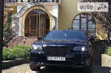 Седан Chrysler 300C 2013 в Черновцах