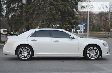 Седан Chrysler 300C 2014 в Краматорську