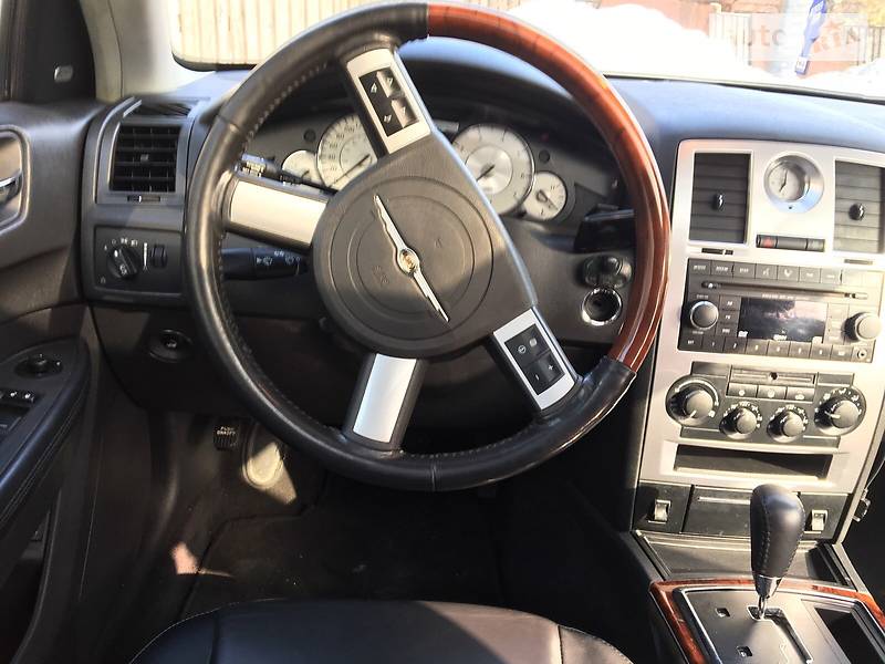 Седан Chrysler 300C 2007 в Хусті