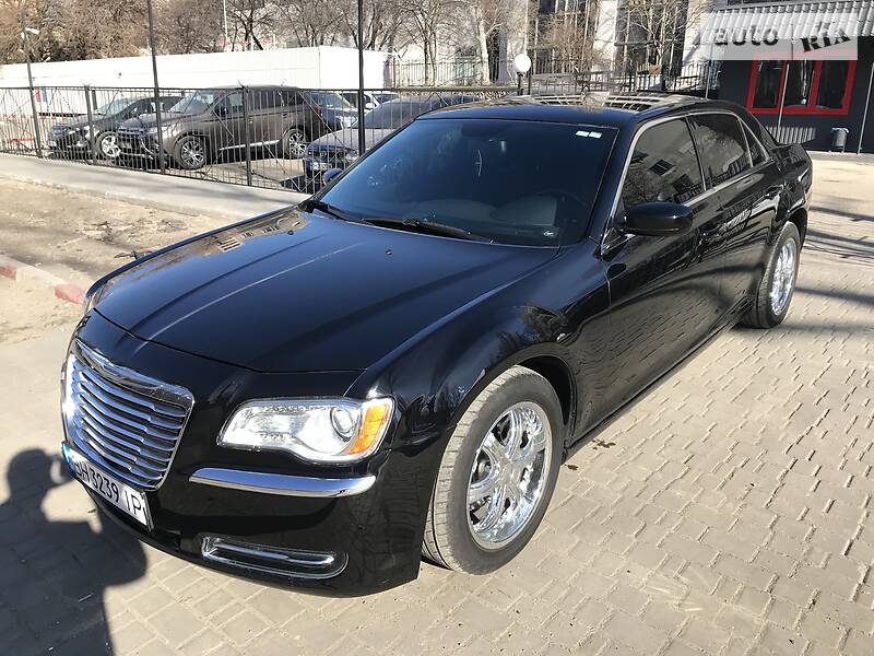 Седан Chrysler 300C 2014 в Одесі
