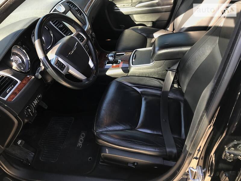 Седан Chrysler 300C 2014 в Одесі