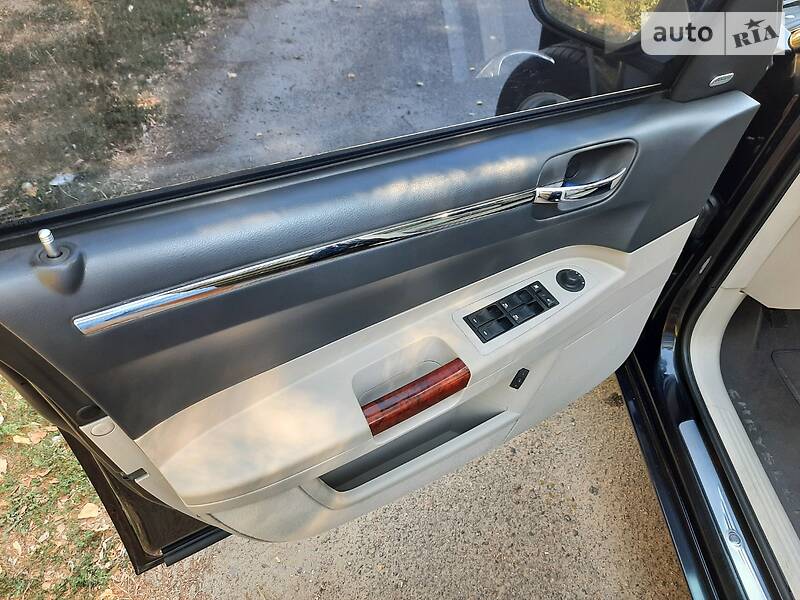 Седан Chrysler 300C 2006 в Смілі фото 20 Седан Chrysler 300C 2006 в Смілі