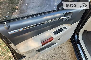 Седан Chrysler 300C 2006 в 