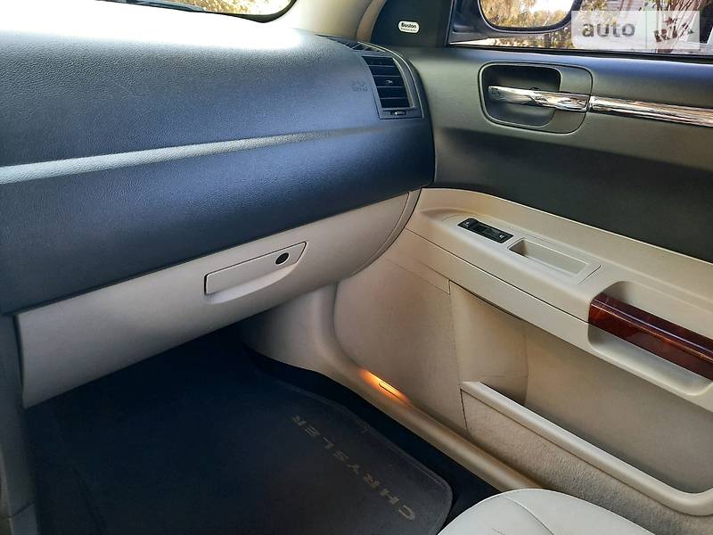 Седан Chrysler 300C 2006 в Смілі фото 27 Седан Chrysler 300C 2006 в Смілі