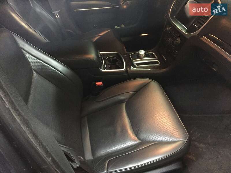 Седан Chrysler 300C 2017 в Києві