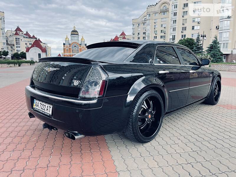 Седан Chrysler 300C 2006 в Києві