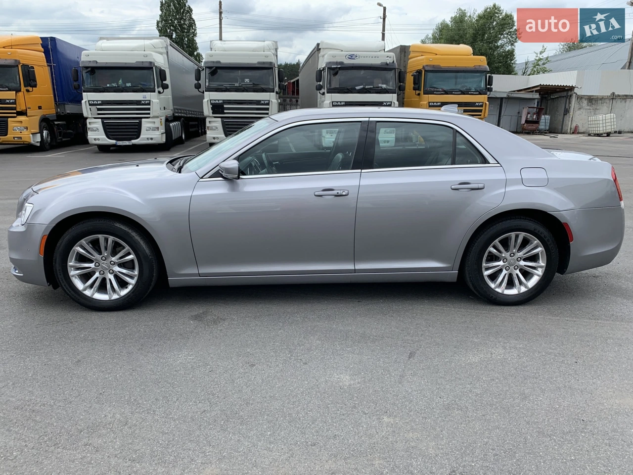 2017 Chrysler 300C - мініатюра 4