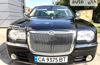 Седан Chrysler 300C 2005 в Смілі