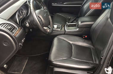 Седан Chrysler 300C 2016 в 