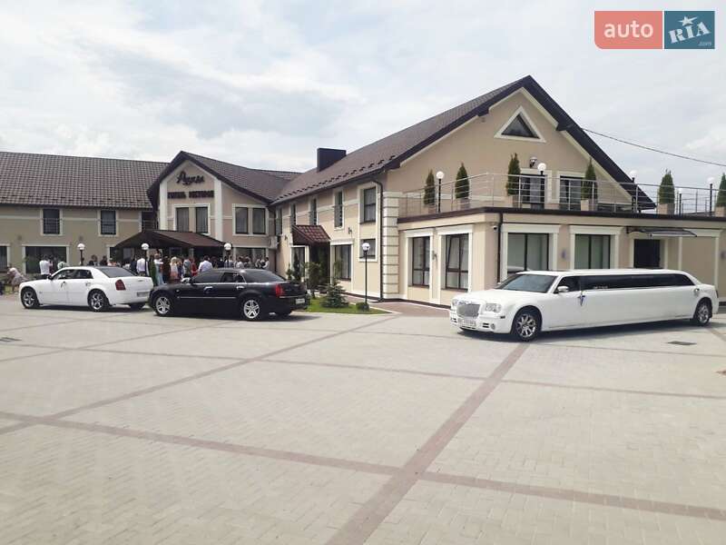 Лимузин Chrysler 300C 2005 в Львове