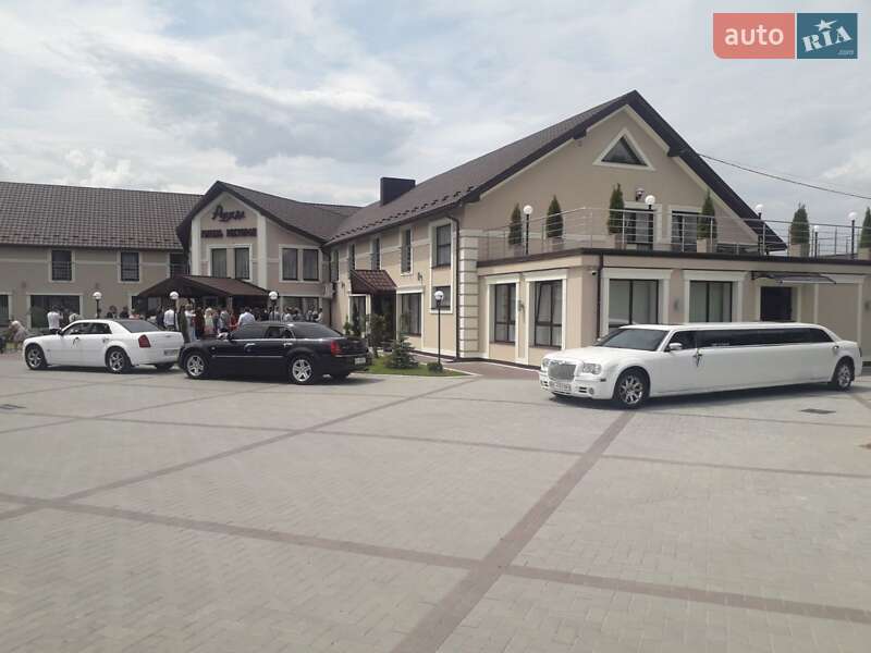 Лимузин Chrysler 300C 2005 в Львове