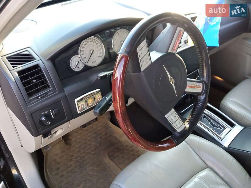 Седан Chrysler 300C 2005 в Кобеляках
