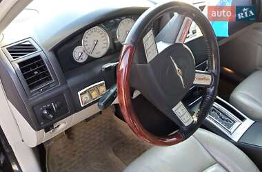 Седан Chrysler 300C 2005 в 