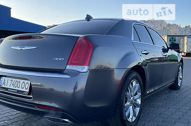 Седан Chrysler 300C 2018 в 