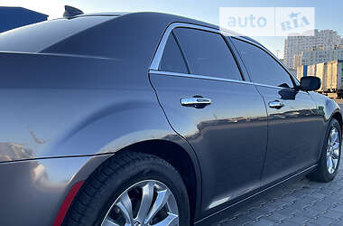 Седан Chrysler 300C 2018 в 