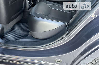 Седан Chrysler 300C 2018 в 
