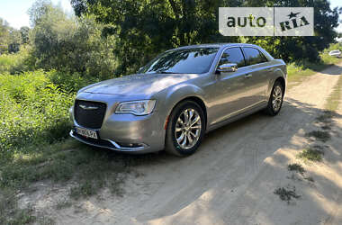 Седан Chrysler 300C 2016 в Вилкове