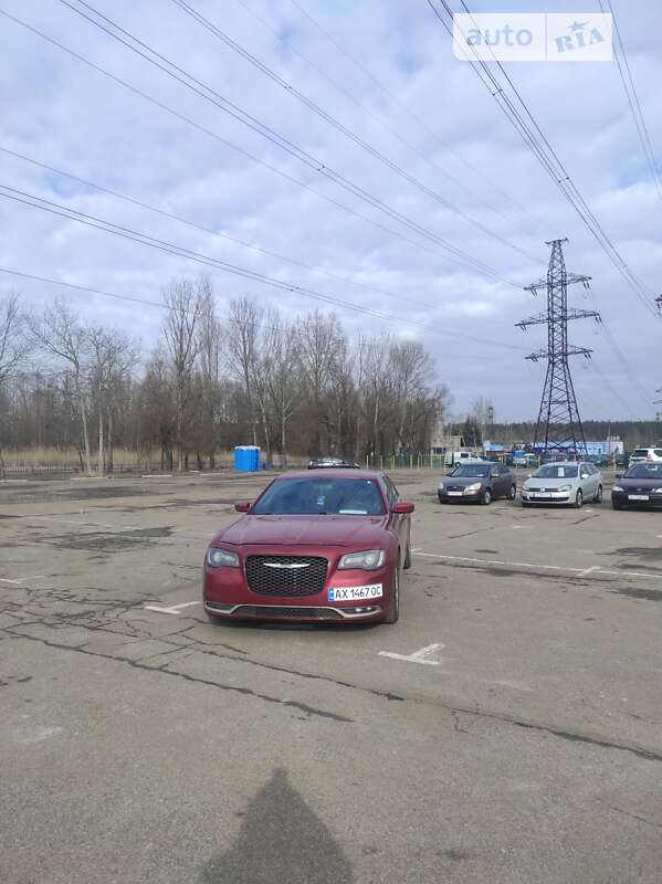 Седан Chrysler 300C 2014 в Харькове