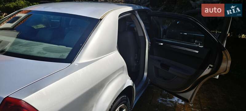 Позашляховик / Кросовер Chrysler 300C 2004 в Одесі