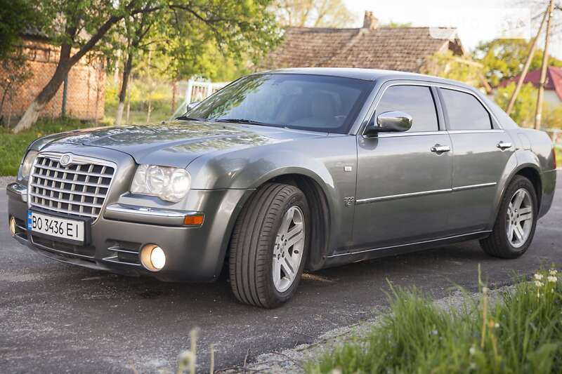 Седан Chrysler 300C 2007 в Львові