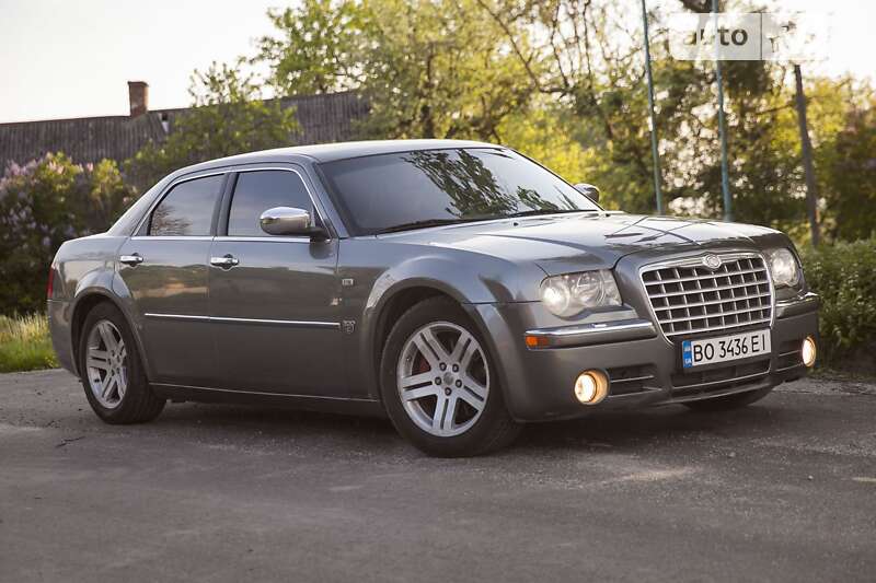 Седан Chrysler 300C 2007 в Львові