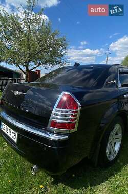 Седан Chrysler 300C 2005 в 