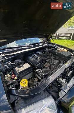 Седан Chrysler 300C 2005 в 