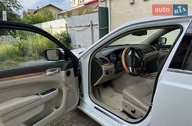 Седан Chrysler 300C 2011 в 