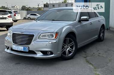 Седан Chrysler 300C 2012 в Києві