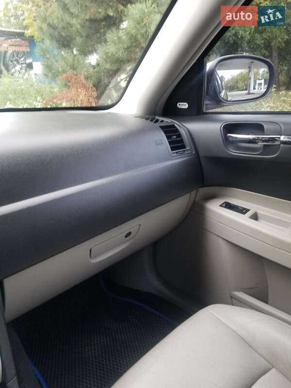 Седан Chrysler 300C 2004 в Харькове