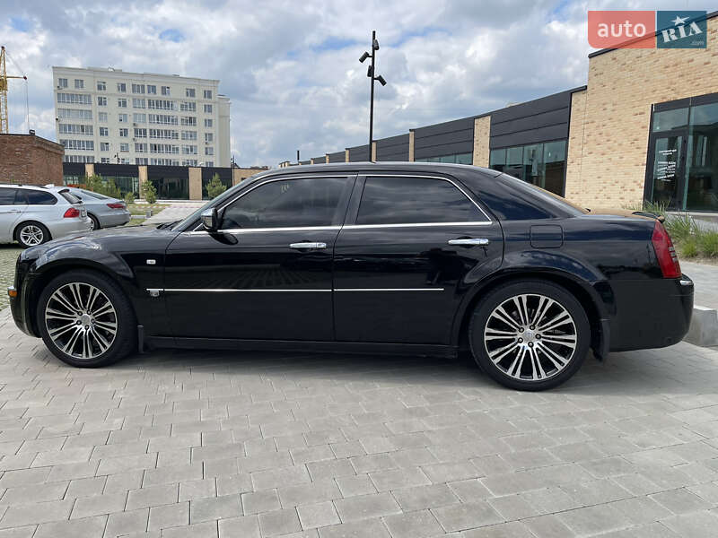 Седан Chrysler 300C 2006 в Хмельницком