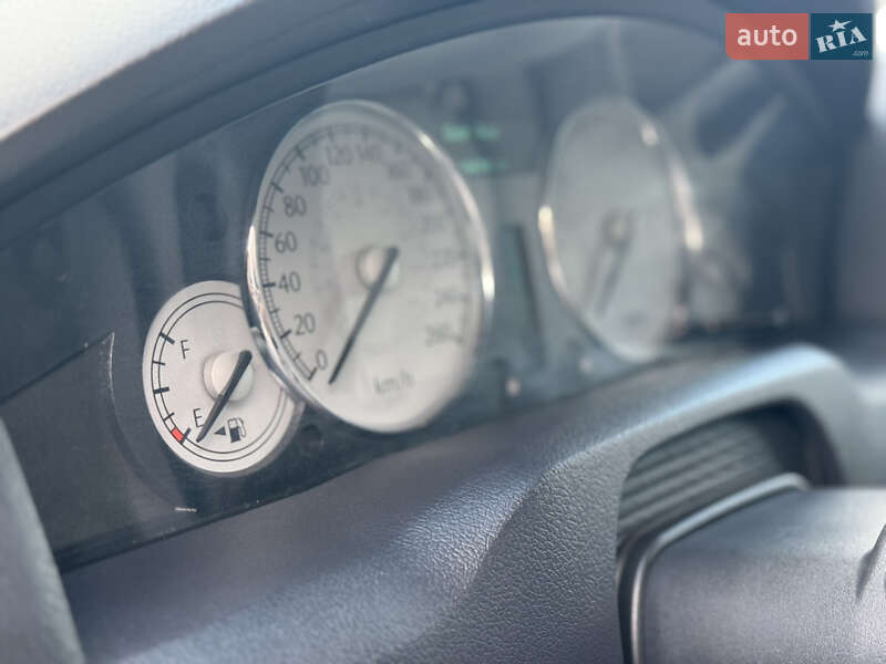 Седан Chrysler 300C 2006 в Днепре