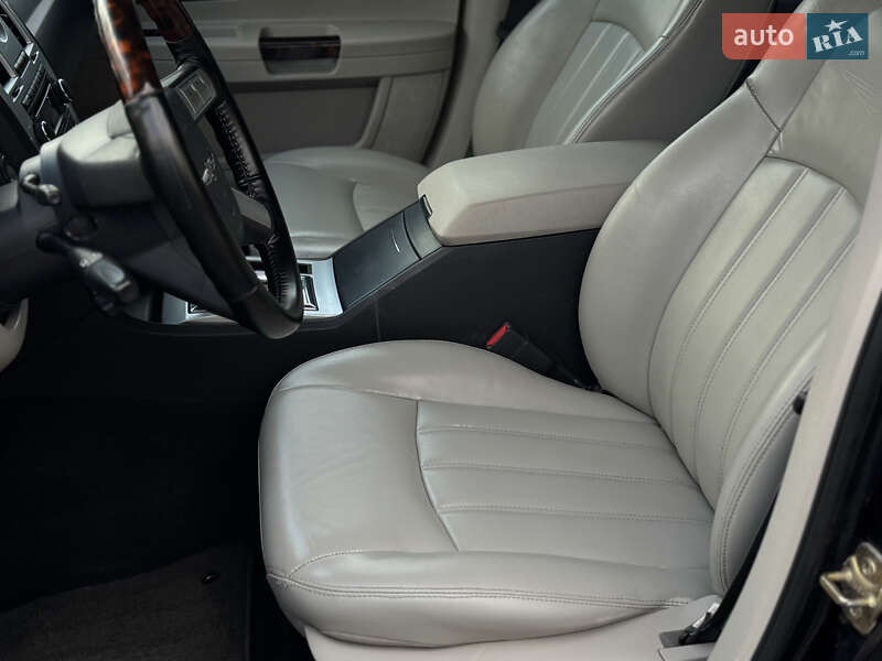 Седан Chrysler 300C 2006 в Днепре