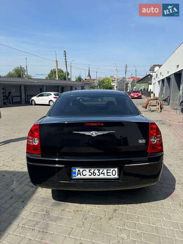 Седан Chrysler 300C 2010 в Луцьку