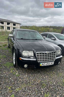 Седан Chrysler 300C 2004 в Нижней Апше