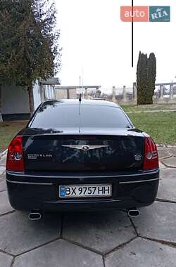 Седан Chrysler 300C 2008 в Дубні