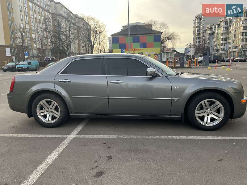 Седан Chrysler 300C 2006 в Киеве