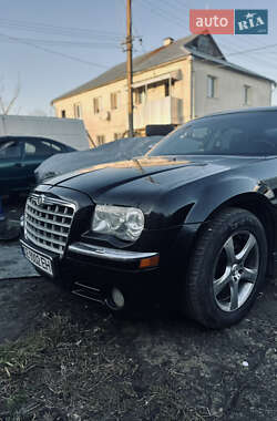 Седан Chrysler 300C 2005 в Буську