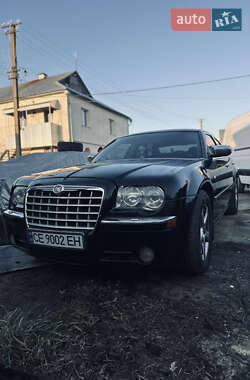 Седан Chrysler 300C 2005 в Буську